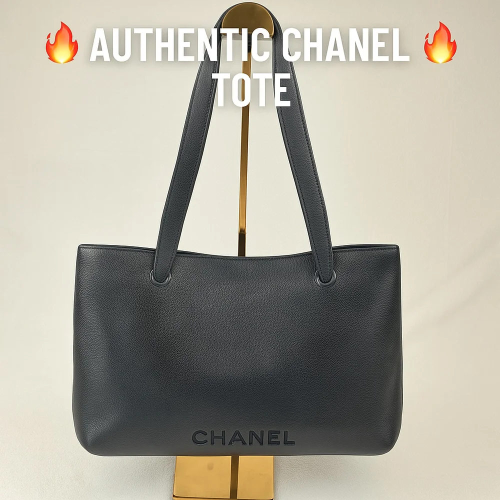 Authentic CHANEL Black Grained Calfskin Shopping Tote - Picture 2 of 15
